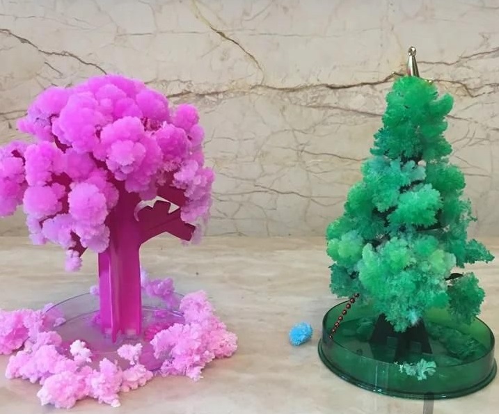 درخت جادویی کریسمس و ساکورا